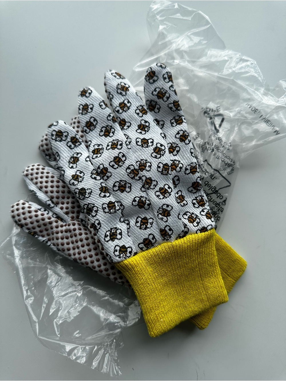 Women's Gardening Bee-Print Grip Mittens with Yellow Cuff